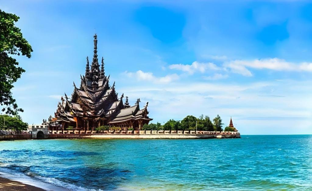 Phu View Talay Resort Паттайя Экстерьер фото