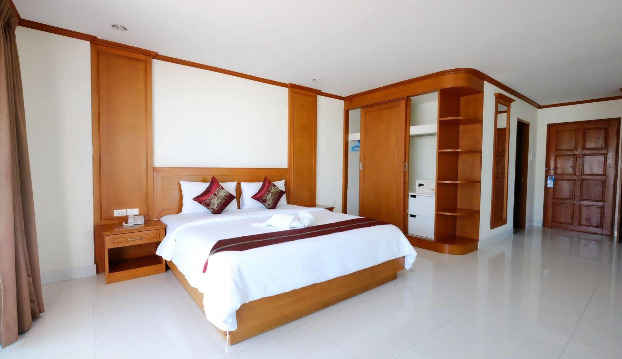Phu View Talay Resort Паттайя Экстерьер фото