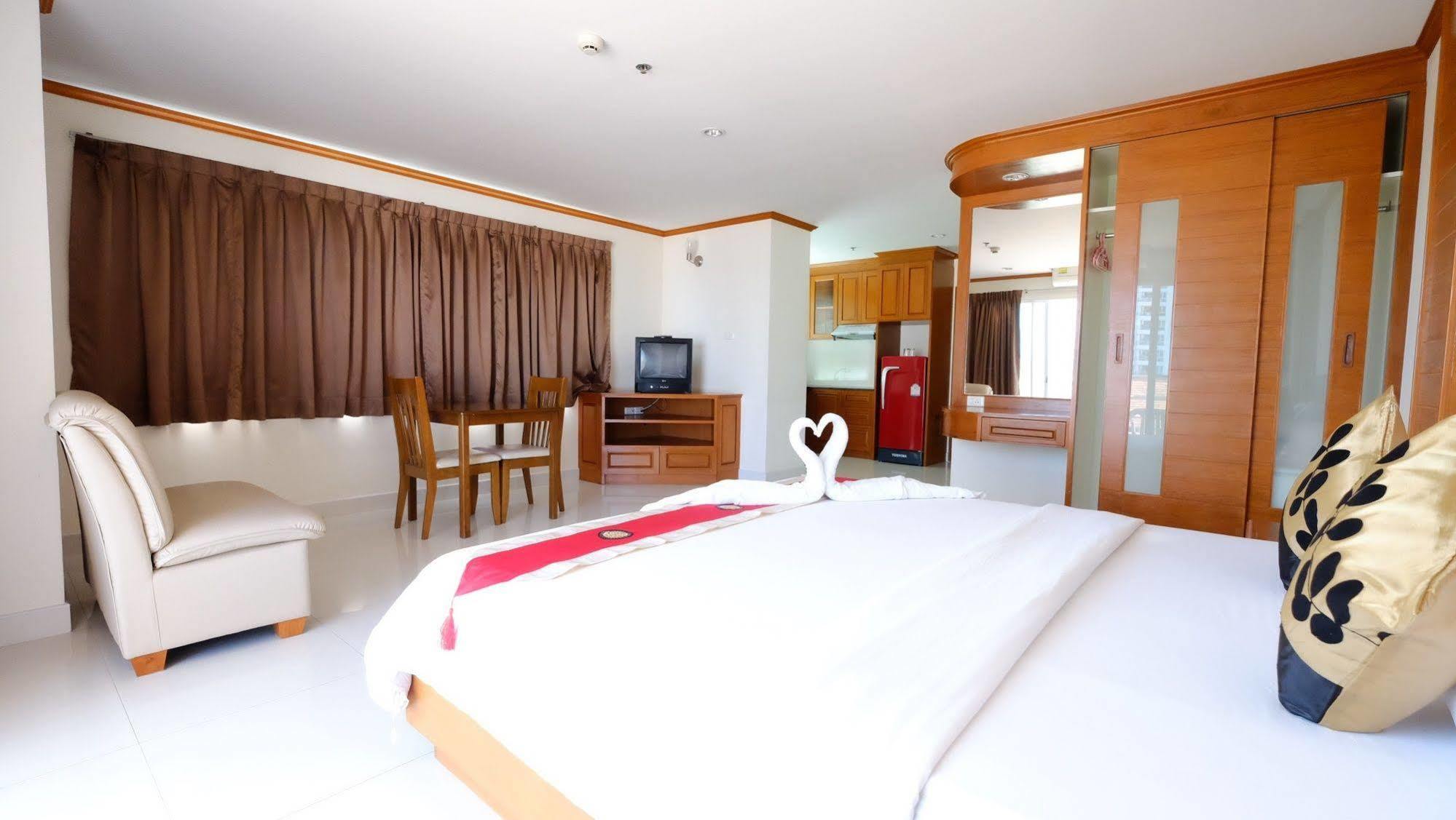 Phu View Talay Resort Паттайя Экстерьер фото