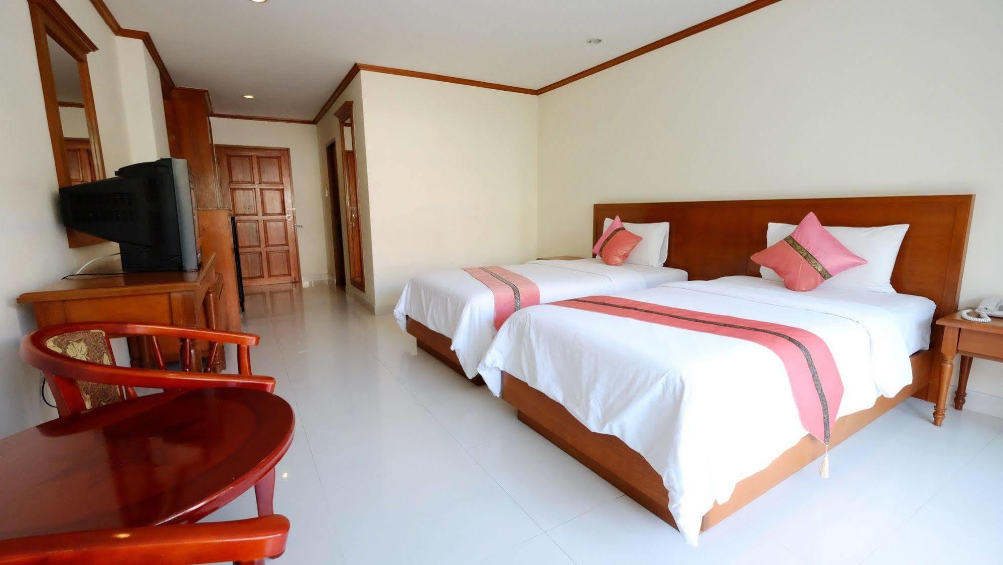 Phu View Talay Resort Паттайя Экстерьер фото
